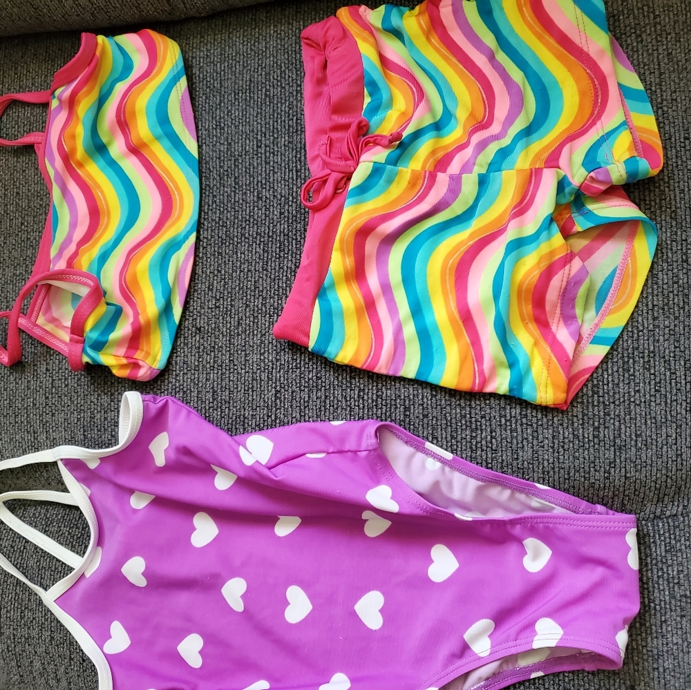 Swimsuits - Picture 2 of 4